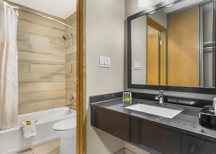Best Western Plus Country Meadows Inn